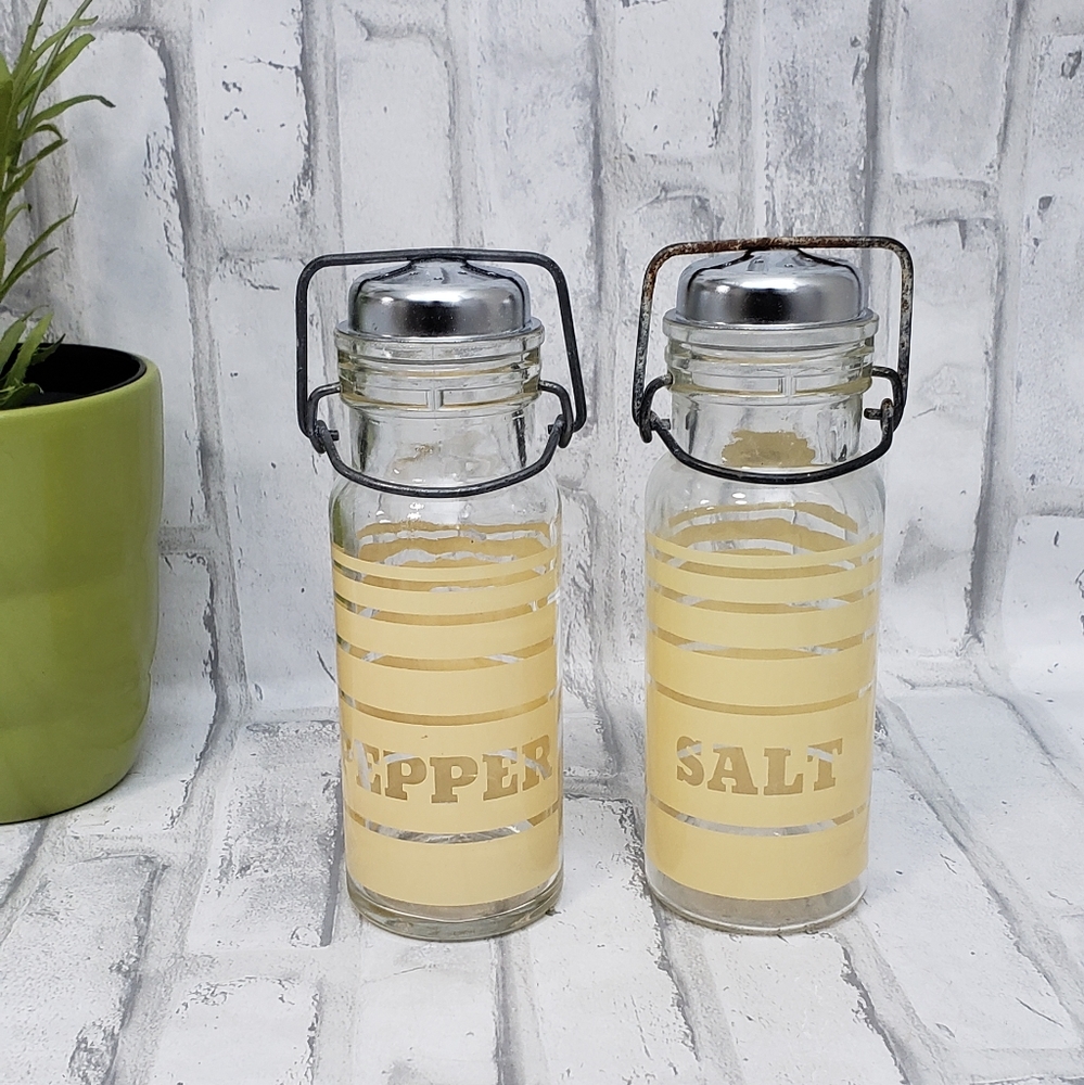 Vintage Wheaton Canning Jar Style Salt & Pepper Shaker Set